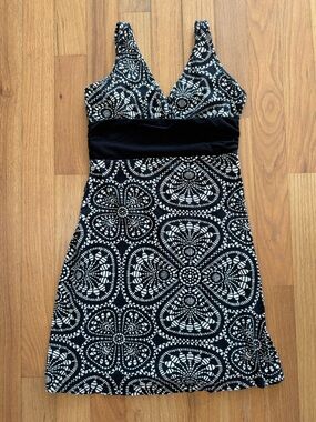 Patagonia Women’s Margot Black White Dress with Geometric Print Outdoors Cotton